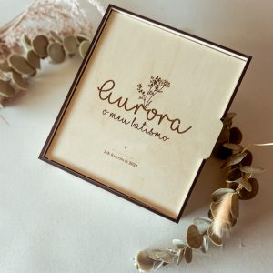 CAIXA PARA FOTOGRAFIAS E PEN DRIVE