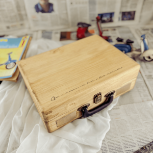 GIRA DISCOS C/ CAIXA EM MADEIRA