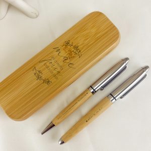 CAIXA C/ DUAS CANETAS